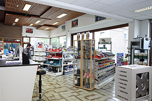 Van Essen Automotive - Winkel